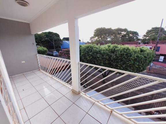 Imagem Casa com 4 Quartos à Venda, 320 m² em Conjunto Cafezal 4 - Londrina Imagem Casa com 4 Quartos à Venda, 320 m² em Conjunto Cafezal 4 - Londrina