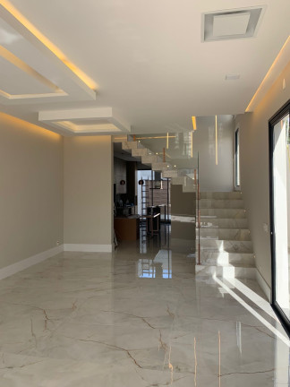 Imagem Casa com 3 Quartos à Venda, 210 m² Imagem Casa com 3 Quartos à Venda, 210 m²