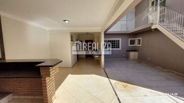 Imagem Sobrado com 4 Quartos para Alugar, 300 m² em Jardim Induberaba - Uberaba