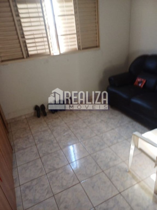 Imagem Sobrado com 3 Quartos à Venda, 180 m² em São Benedito - Uberaba Imagem Sobrado com 3 Quartos à Venda, 180 m² em São Benedito - Uberaba