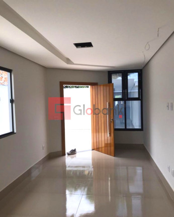 Casa com 3 Quartos à Venda, 300 m² em Alterosa - Montes Claros