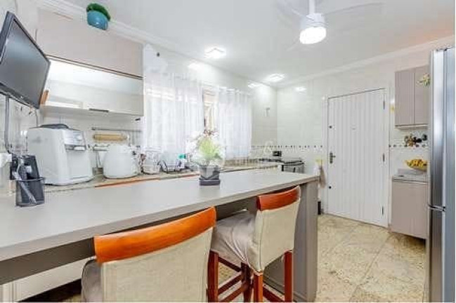 Imagem Casa com 6 Quartos à Venda, 226 m² em Vila Bertioga - São Paulo Imagem Casa com 6 Quartos à Venda, 226 m² em Vila Bertioga - São Paulo