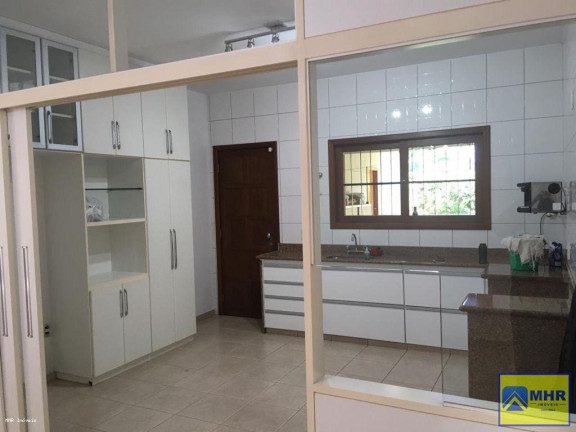 Casa com 3 Quartos à Venda, 200 m² em Parque Residencial Laranjeiras - Serra