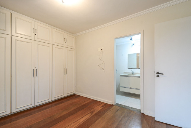 Imagem Apartamento com 3 Quartos à Venda, 161 m² em Moema - São Paulo