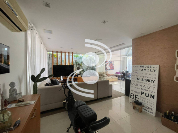 Imagem Casa com 4 Quartos à Venda, 250 m² em Barra Da Tijuca - Rio De Janeiro