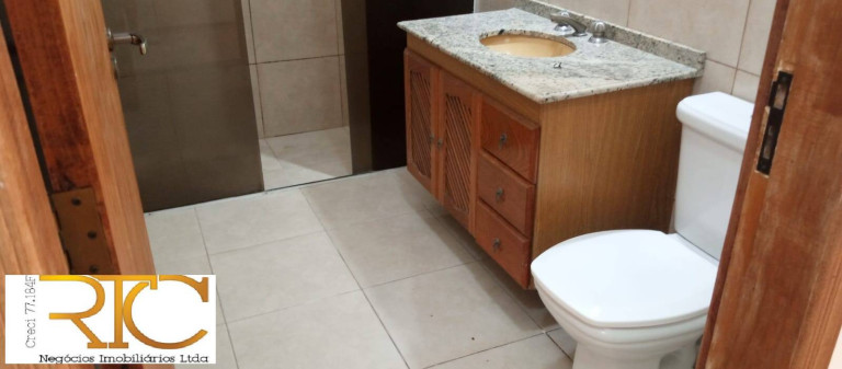 Imagem Casa com 4 Quartos à Venda, 180 m² em Jardim Dos Lagos - São Paulo