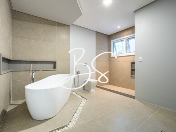 Imagem Casa com 4 Quartos à Venda, em Rs 235 - Gramado Imagem Casa com 4 Quartos à Venda, em Rs 235 - Gramado