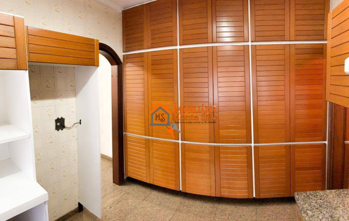 Imagem Sobrado com 4 Quartos à Venda, 530 m² em Vila Galvão - Guarulhos Imagem Sobrado com 4 Quartos à Venda, 530 m² em Vila Galvão - Guarulhos