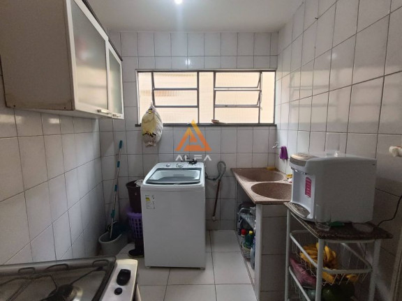 Imagem Casa com 4 Quartos à Venda, 240 m²