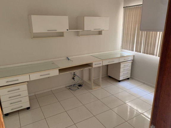 Imagem Casa com 4 Quartos à Venda, 260 m² em Vila Santo Antônio - Bauru