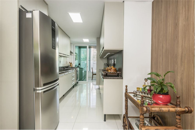 Imagem Casa com 3 Quartos à Venda, em Chácara Das Pedras - Porto Alegre Imagem Casa com 3 Quartos à Venda, em Chácara Das Pedras - Porto Alegre