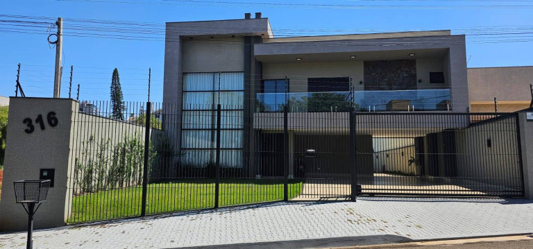 Casa com 3 Quartos à Venda, 450 m² em Jardim Portal Das Flores - Arapongas