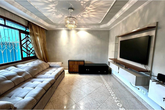 Casa com 3 Quartos à Venda, 244 m² em Penha De França - São Paulo