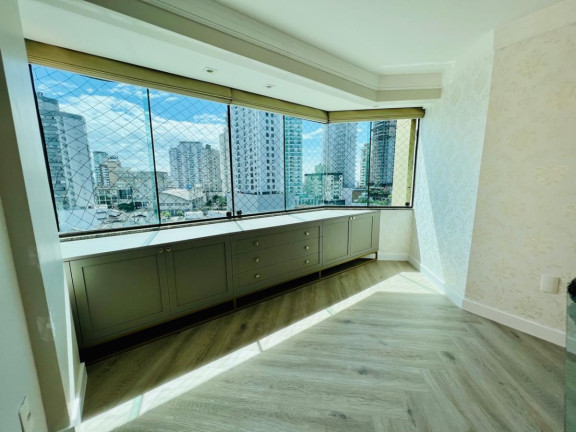 Foto do imóvel Imóvel com 3 Quartos à Venda, 180 m² em Centro - Itajaí