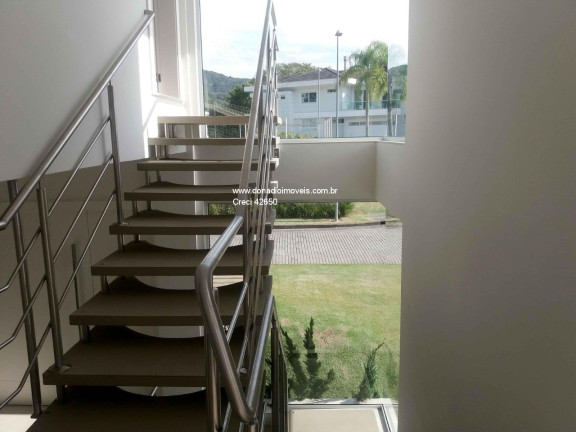 Imagem Casa com 4 Quartos à Venda, 530 m² em Córrego Grande - Florianópolis