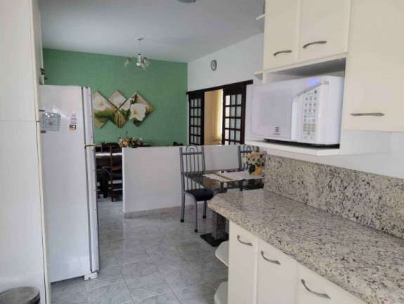 Sobrado com 3 Quartos à Venda, 243 m² em Parque São Luís - Taubate