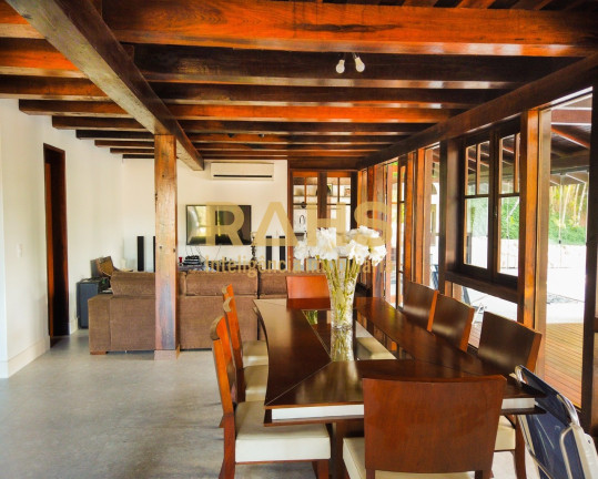 Imagem Casa com 4 Quartos à Venda, 401 m² em América - Joinville Imagem Casa com 4 Quartos à Venda, 401 m² em América - Joinville