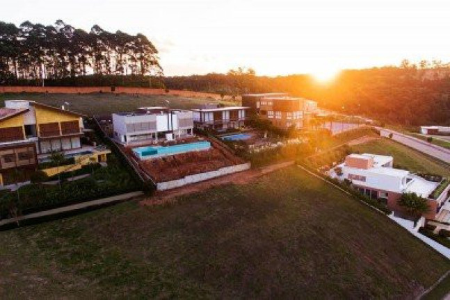 Imagem Terreno à Venda, 2.850 m² em São Roque Imagem Terreno à Venda, 2.850 m² em São Roque