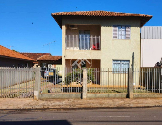 Sobrado com 3 Quartos à Venda, 177 m² em Centro - Sertanópolis