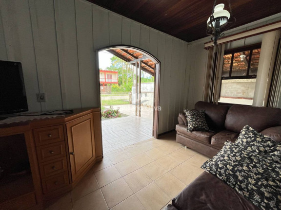 Casa com 3 Quartos à Venda, 184 m² em Barra Do Sai - Itapoá