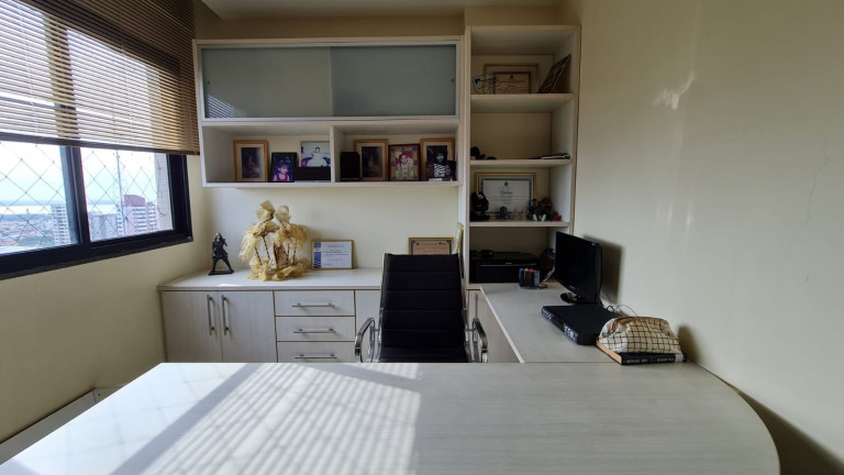 Imagem Imóvel com 4 Quartos à Venda, 385 m² em Jurunas - Belém