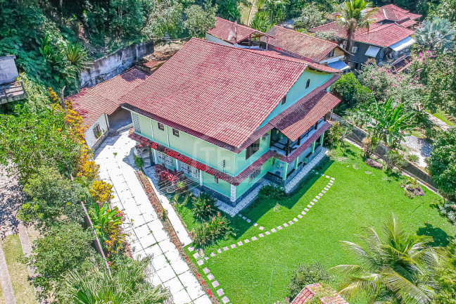 Casa com 4 Quartos à Venda, 615 m² em Itaipu - Niterói