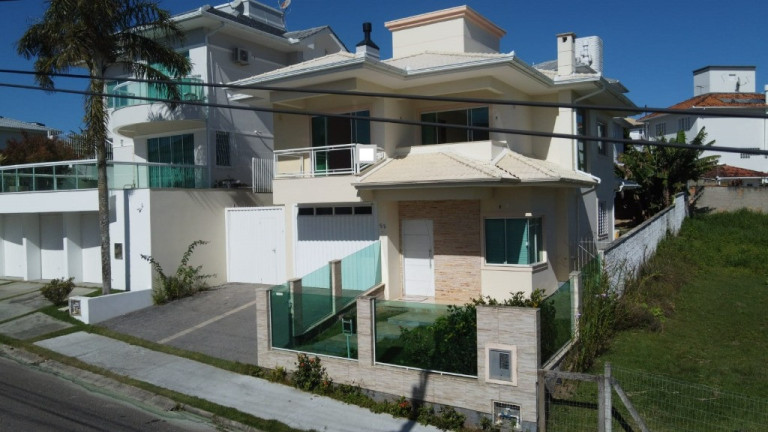 Casa com 4 Quartos à Venda, 230 m² em Pedra Branca - Palhoça