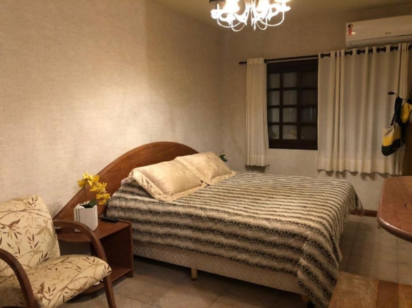 Imagem Imóvel com 4 Quartos à Venda, 223 m² em Centro - Garopaba Imagem Imóvel com 4 Quartos à Venda, 223 m² em Centro - Garopaba