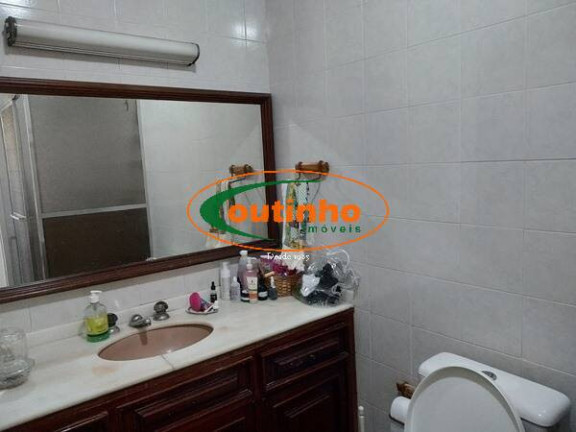 Imagem Casa com 3 Quartos à Venda, 278 m² em Maracanã - Rio De Janeiro Imagem Casa com 3 Quartos à Venda, 278 m² em Maracanã - Rio De Janeiro