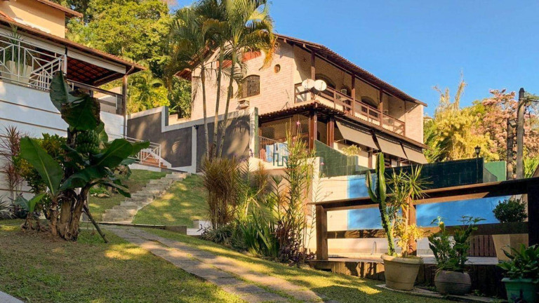 Imagem Casa com 5 Quartos à Venda, 260 m² em Maria Paula - Niterói Imagem Casa com 5 Quartos à Venda, 260 m² em Maria Paula - Niterói
