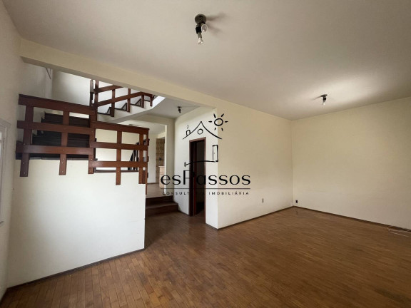 Imagem Casa com 3 Quartos à Venda, 390 m² em Centro - Florestal