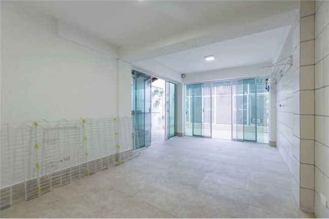 Imagem Casa com 3 Quartos à Venda, em Cambuci - São Paulo Imagem Casa com 3 Quartos à Venda, em Cambuci - São Paulo