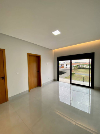 Imagem Sobrado com 3 Quartos à Venda, 312 m² em Jardim Cristal - Aparecida De Goiânia