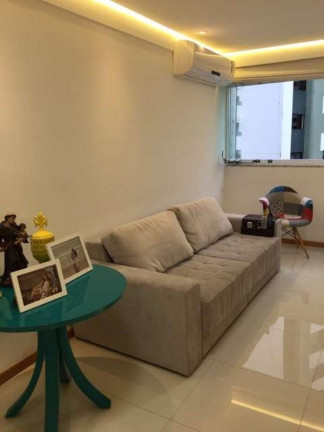 Imagem Apartamento com 2 Quartos à Venda, 70 m² em Pituba - Salvador