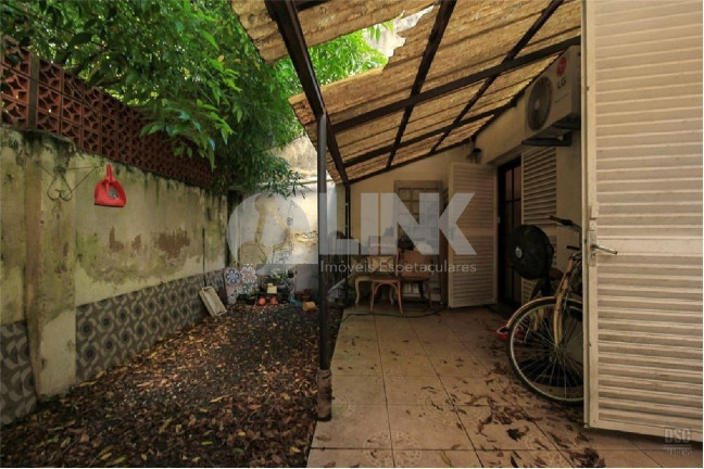 Imagem Apartamento com 4 Quartos à Venda, 130 m² em Bela Vista - Porto Alegre Imagem Apartamento com 4 Quartos à Venda, 130 m² em Bela Vista - Porto Alegre