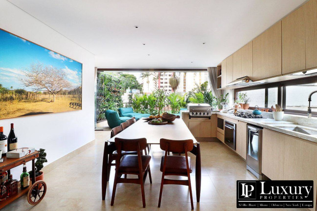 Casa com 3 Quartos à Venda, 250 m² em Vila Nova Conceição - São Paulo