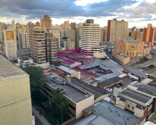 Imagem Imóvel com 3 Quartos à Venda, 180 m² em Centro - Curitiba
