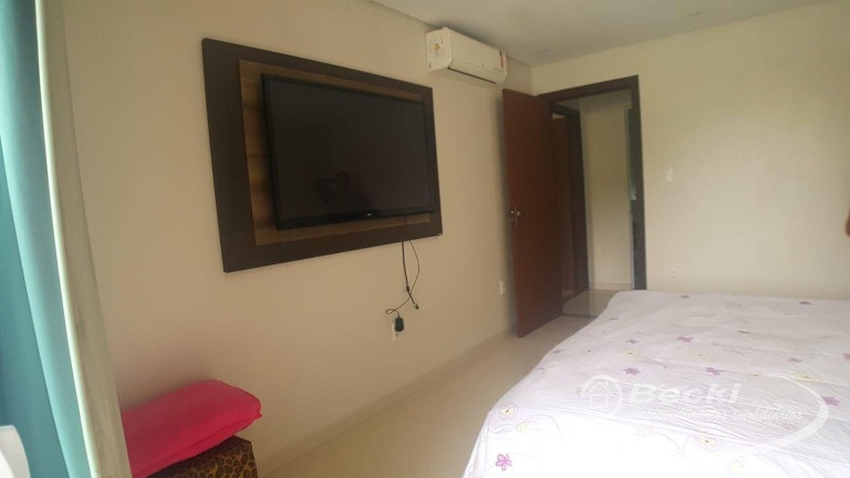 Imagem Sobrado com 3 Quartos à Venda, 200 m² em Santa Catarina - Joinville