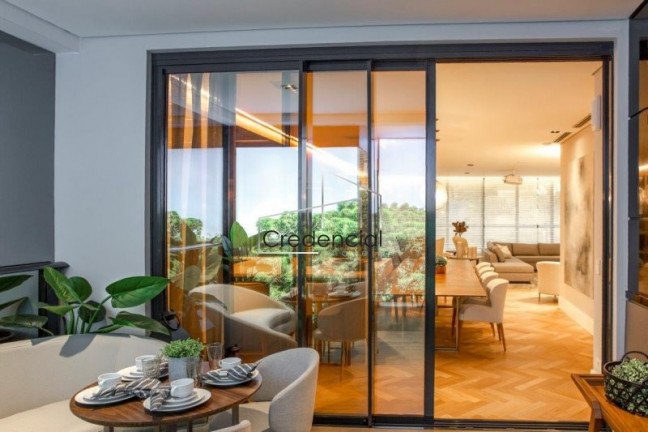 Imagem Apartamento com 3 Quartos à Venda, 228 m² em Cabral - Curitiba Imagem Apartamento com 3 Quartos à Venda, 228 m² em Cabral - Curitiba