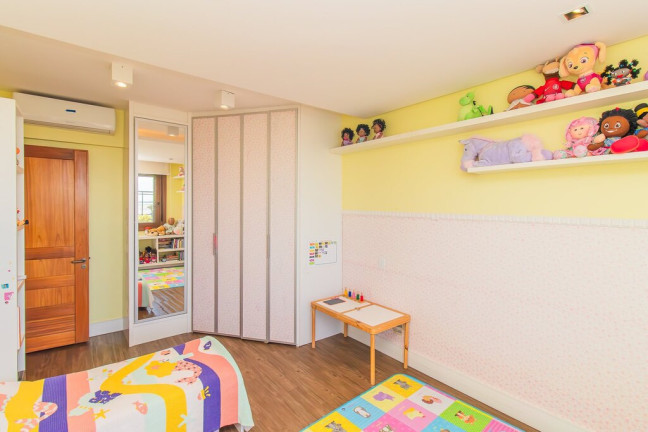Imagem Apartamento com 3 Quartos à Venda, 287 m² em Santa Tereza - Porto Alegre Imagem Apartamento com 3 Quartos à Venda, 287 m² em Santa Tereza - Porto Alegre