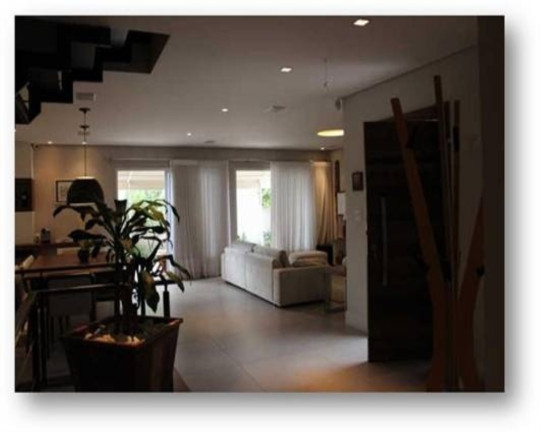 Imagem Casa com 3 Quartos à Venda, 242 m² em Mirandópolis - São Paulo