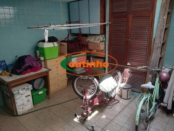 Imagem Casa com 3 Quartos à Venda, 278 m² em Maracanã - Rio De Janeiro Imagem Casa com 3 Quartos à Venda, 278 m² em Maracanã - Rio De Janeiro