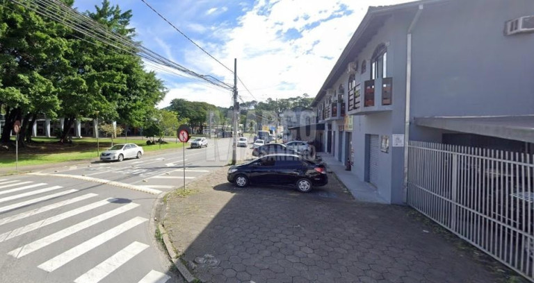 Imagem Casa com 5 Quartos à Venda, 585 m² em Anita Garibaldi - Joinville Imagem Casa com 5 Quartos à Venda, 585 m² em Anita Garibaldi - Joinville
