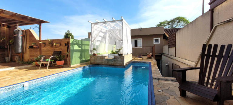 Casa com 3 Quartos à Venda, 162 m² em Jardim Dos Pinheiros - Atibaia