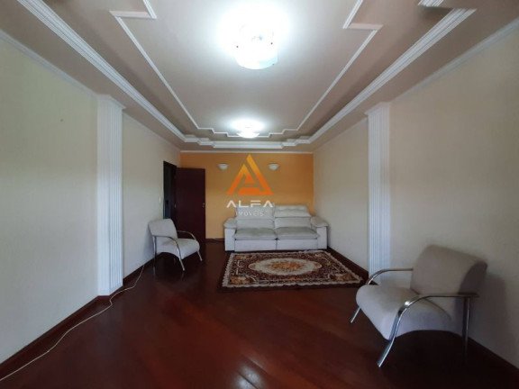 Imagem Casa com 4 Quartos à Venda, 380 m²