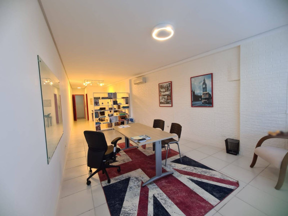Sala Comercial à Venda, 38 m² em Córrego Grande - Florianópolis