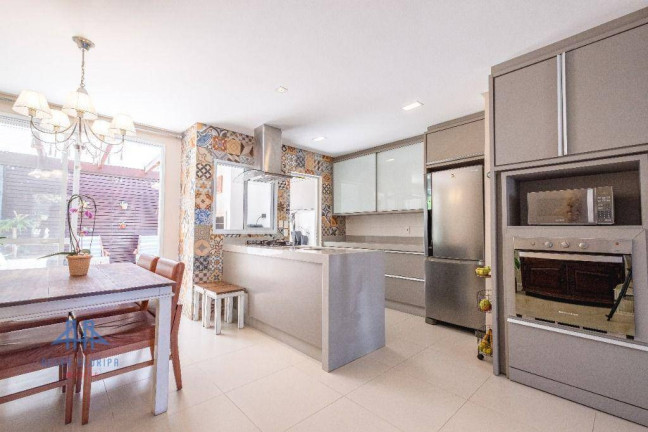 Imagem Casa com 3 Quartos à Venda, 148 m² em Sambaqui - Florianópolis Imagem Casa com 3 Quartos à Venda, 148 m² em Sambaqui - Florianópolis