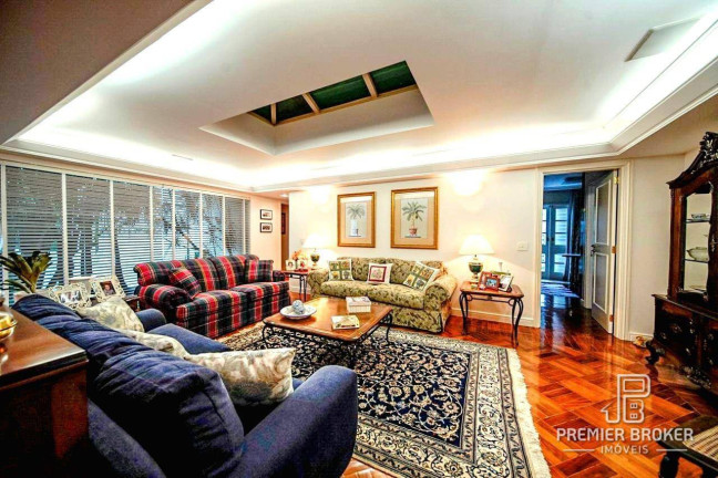 Imagem Casa com 4 Quartos à Venda, 515 m² em Comary - Teresópolis
