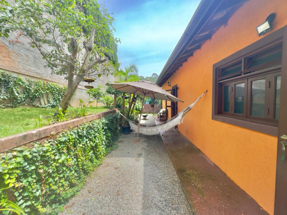 Imagem Casa com 3 Quartos à Venda, 300 m² em Parque Das Artes - Embu Das Artes