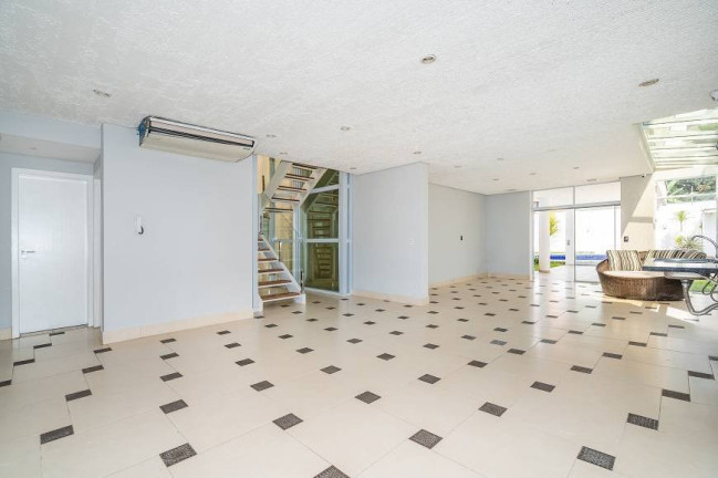 Imagem Casa com 4 Quartos à Venda, 751 m² em Jardim Social - Curitiba